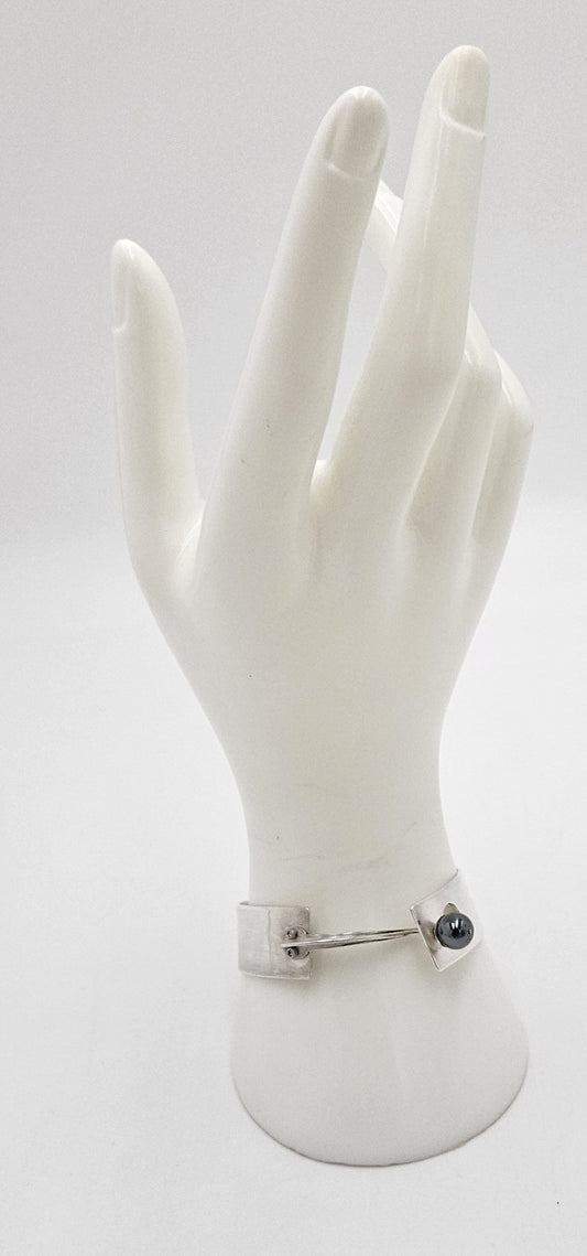 Darway Jewelry C. Darway Sterling Hematite Modernist Top Latching Bangle Bracelet