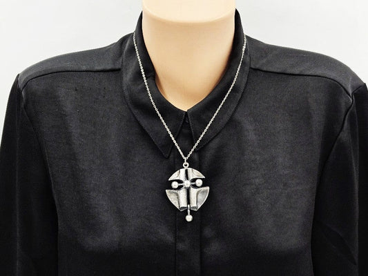 Finland Jewelry Tammen Korun Ky AKT Finland 830 Silver Modernist "Oak" Necklace C. 1970s