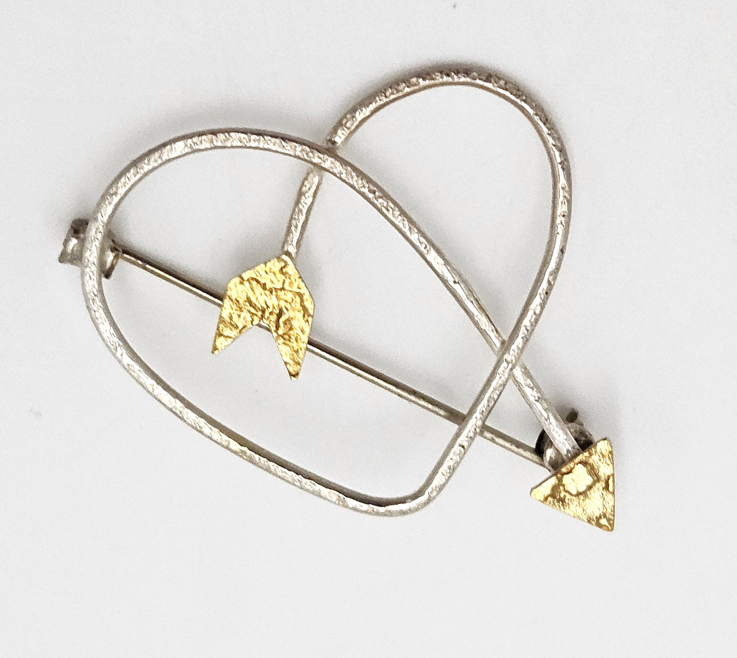 Superb Designer Sydney Lynch Sterling & 22k Gold Heart Shaped Arrow Brooch, silver, multicolor, sterling silver - image 3 of 8