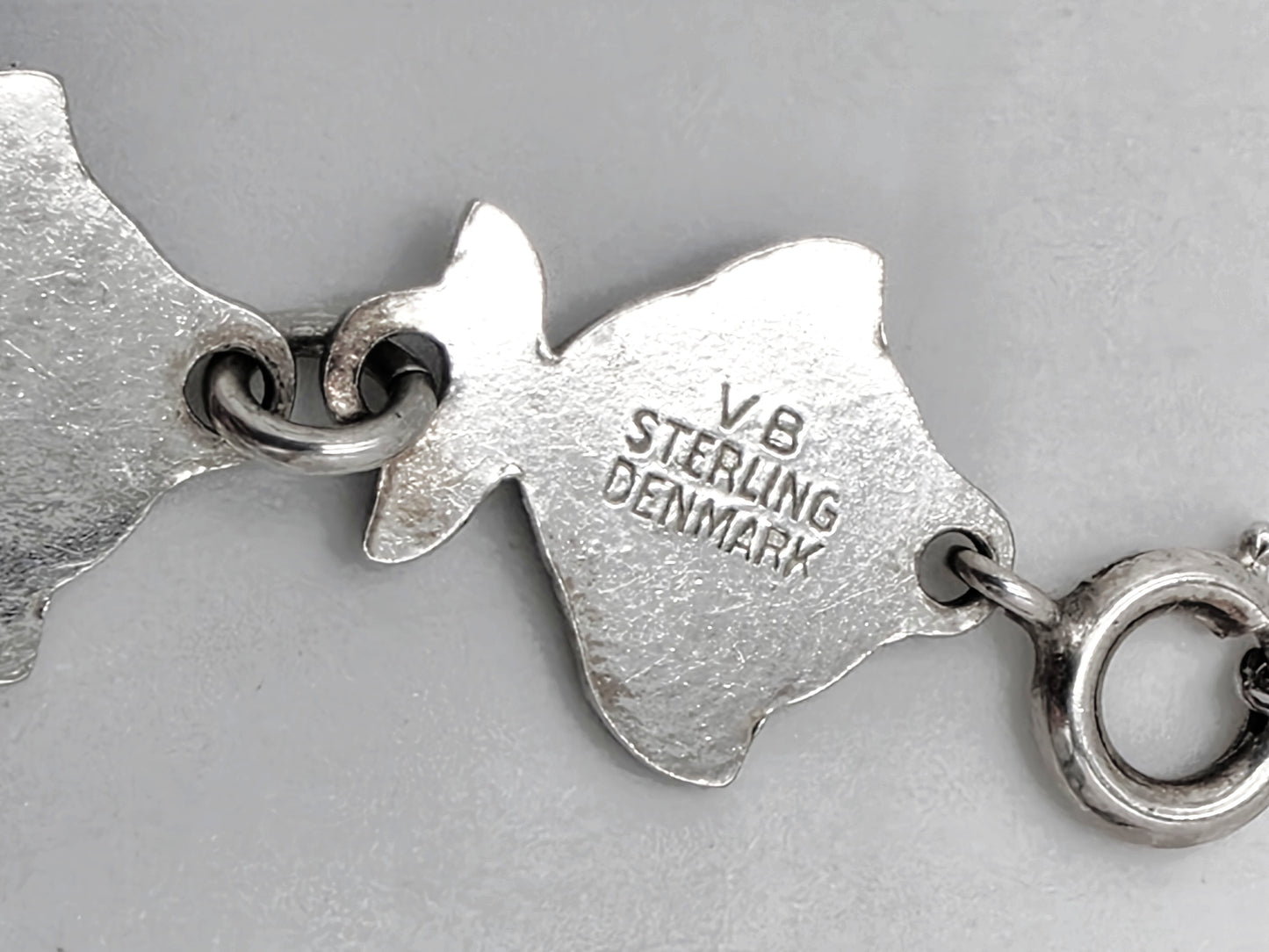 Dansk Volmer Bahner Sterling Sølv og Kongeblå Emalje Fiskekædearmbånd Fra Omkring 1950'erne
