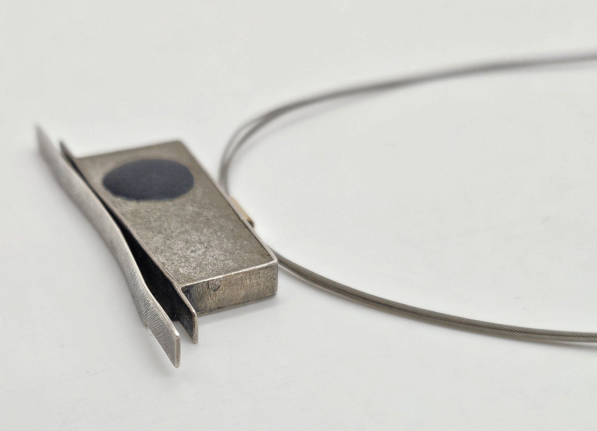 Artisan Sterling Necklace Jewelry Signed Sterling Modernist Pendant w/ Cable Necklace