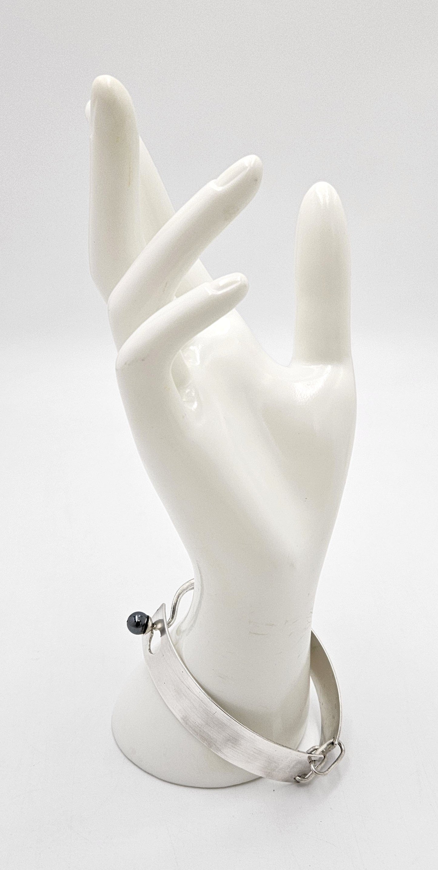 Darway Jewelry C. Darway  Sterling Hematite Modernist Top Latching Bangle Bracelet