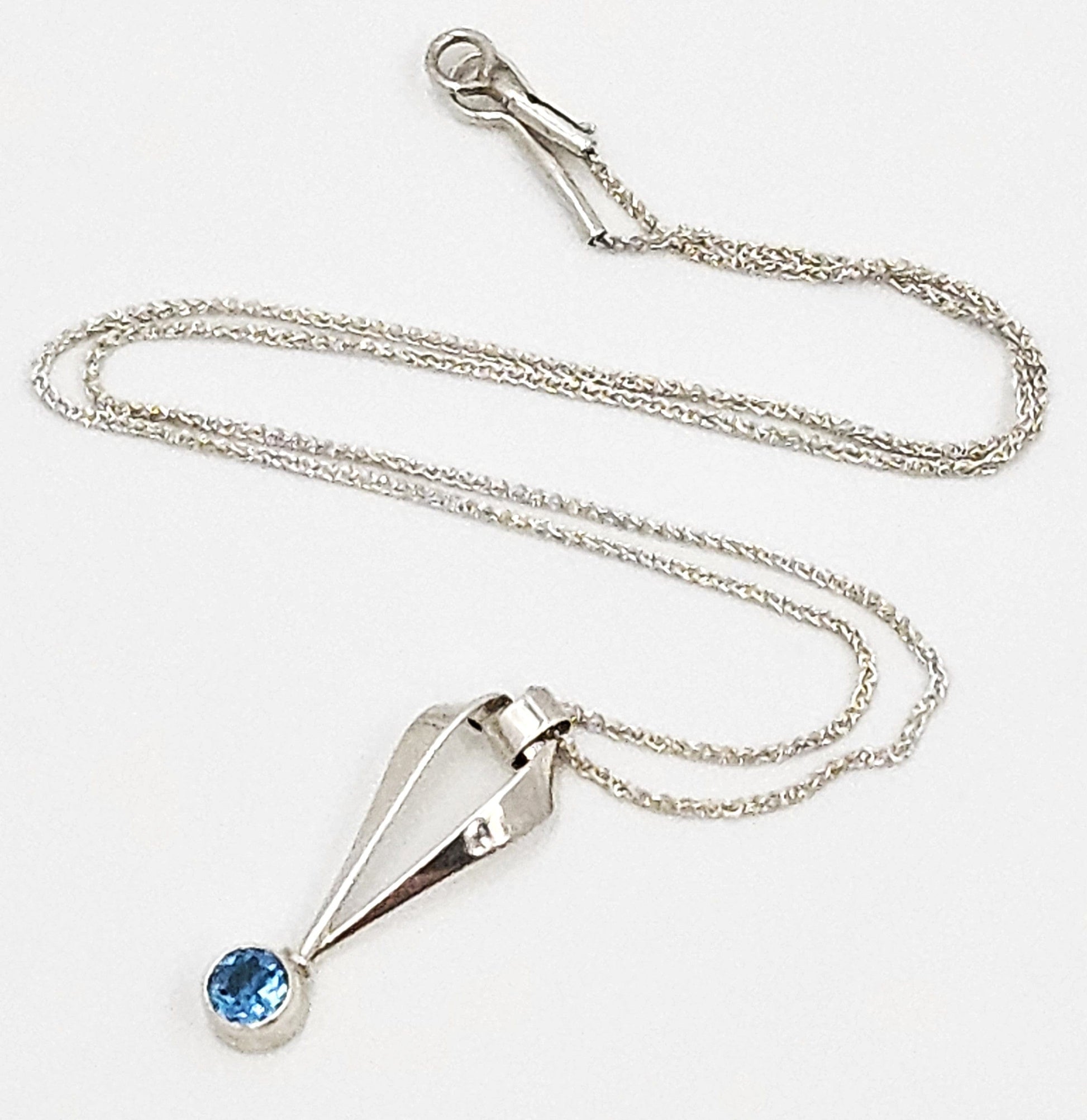 Ed Levin Jewelry Retired Ed Levin Sterling Silver & Blue Topaz Modernist Pendant Necklace 1990s