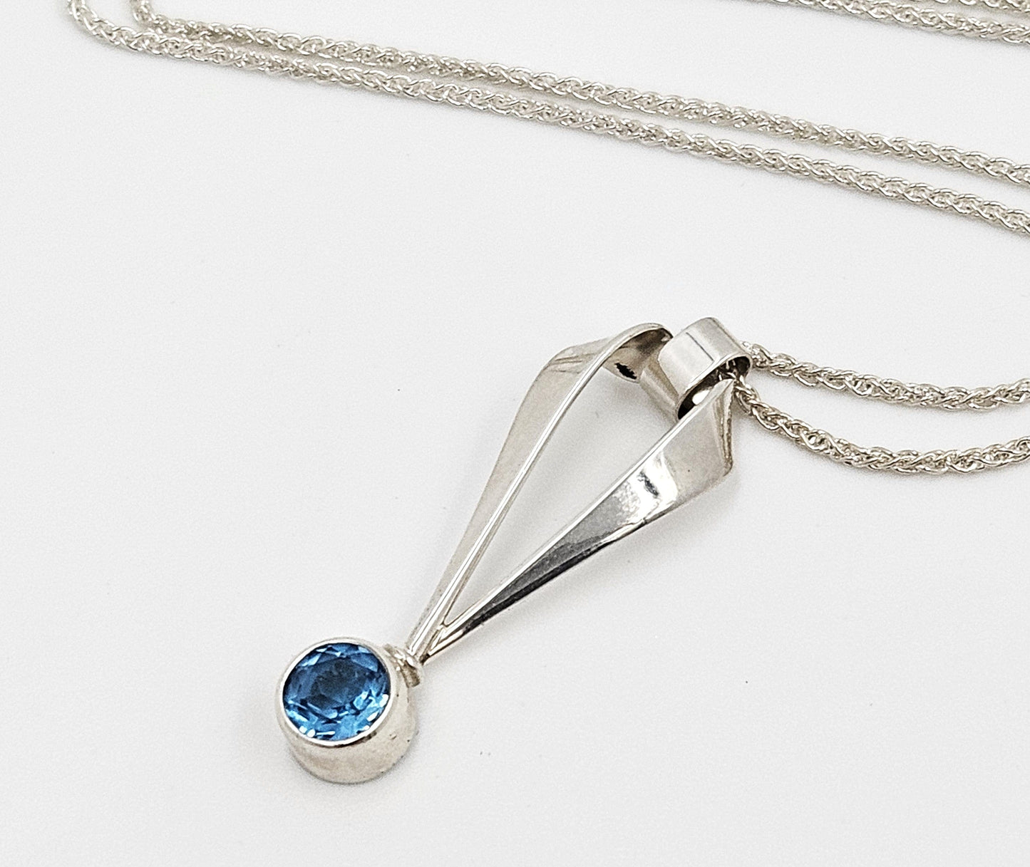 Ed Levin Jewelry Retired Ed Levin Sterling Silver & Blue Topaz Modernist Pendant Necklace 1990s
