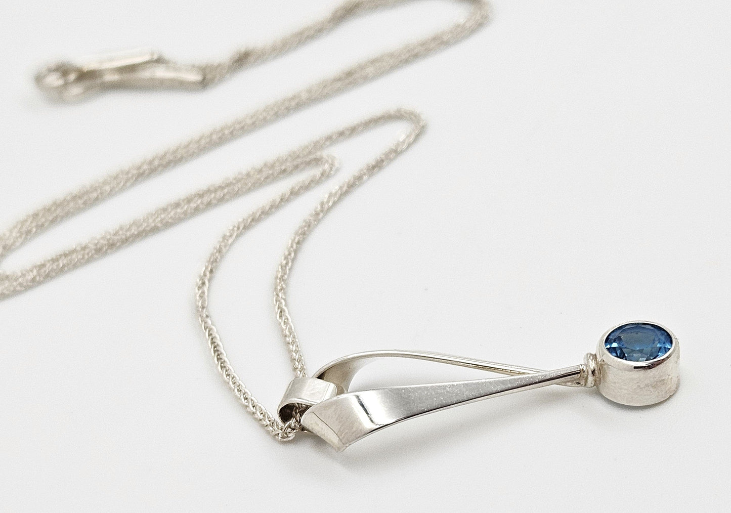 Ed Levin Jewelry Retired Ed Levin Sterling Silver & Blue Topaz Modernist Pendant Necklace 1990s