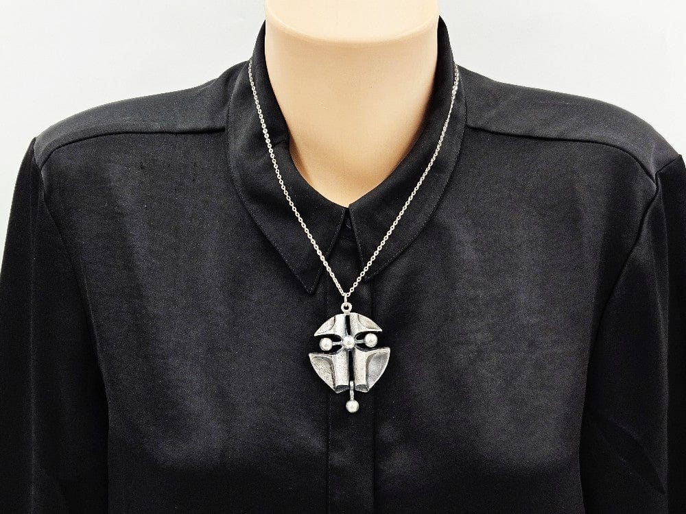 Finland Jewelry Tammen Korun Ky AKT Finland 830 Silver Modernist "Oak" Necklace C. 1970s