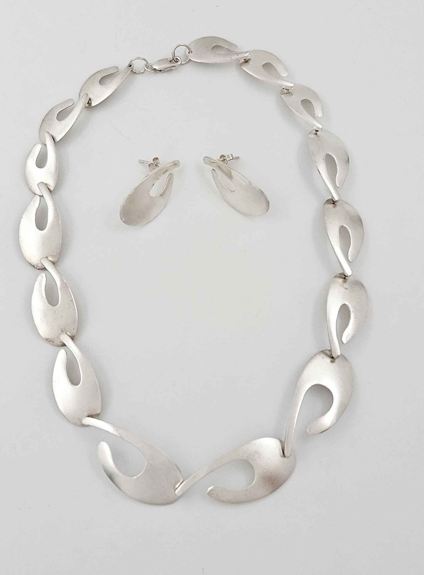 Kathy Lynn Mayeda Jewelry Designer Kathy Lynn Mayeda Modernist Sterling Links Necklace & Earrings 1980s