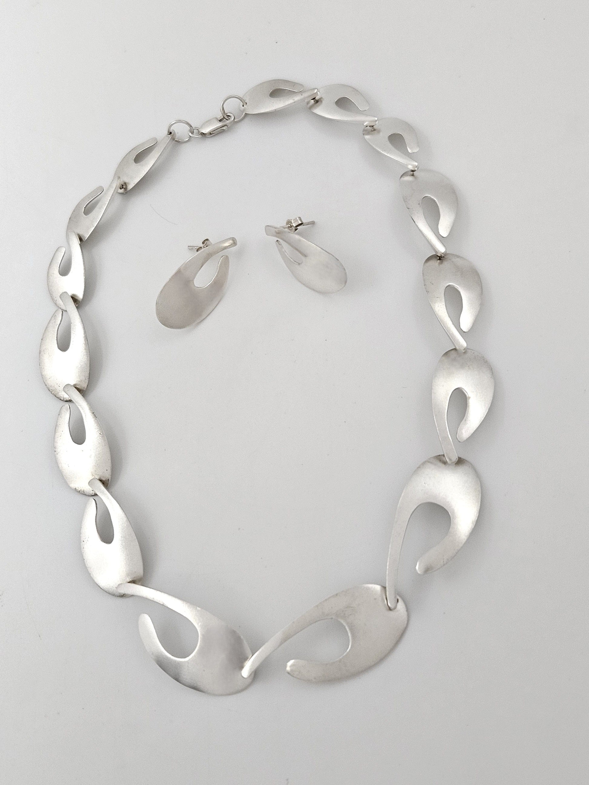 Kathy Lynn Mayeda Jewelry Designer Kathy Lynn Mayeda Modernist Sterling Links Necklace & Earrings 1980s