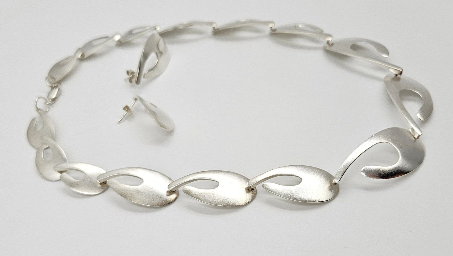 Kathy Lynn Mayeda Jewelry Designer Kathy Lynn Mayeda Modernist Sterling Links Necklace & Earrings 1980s