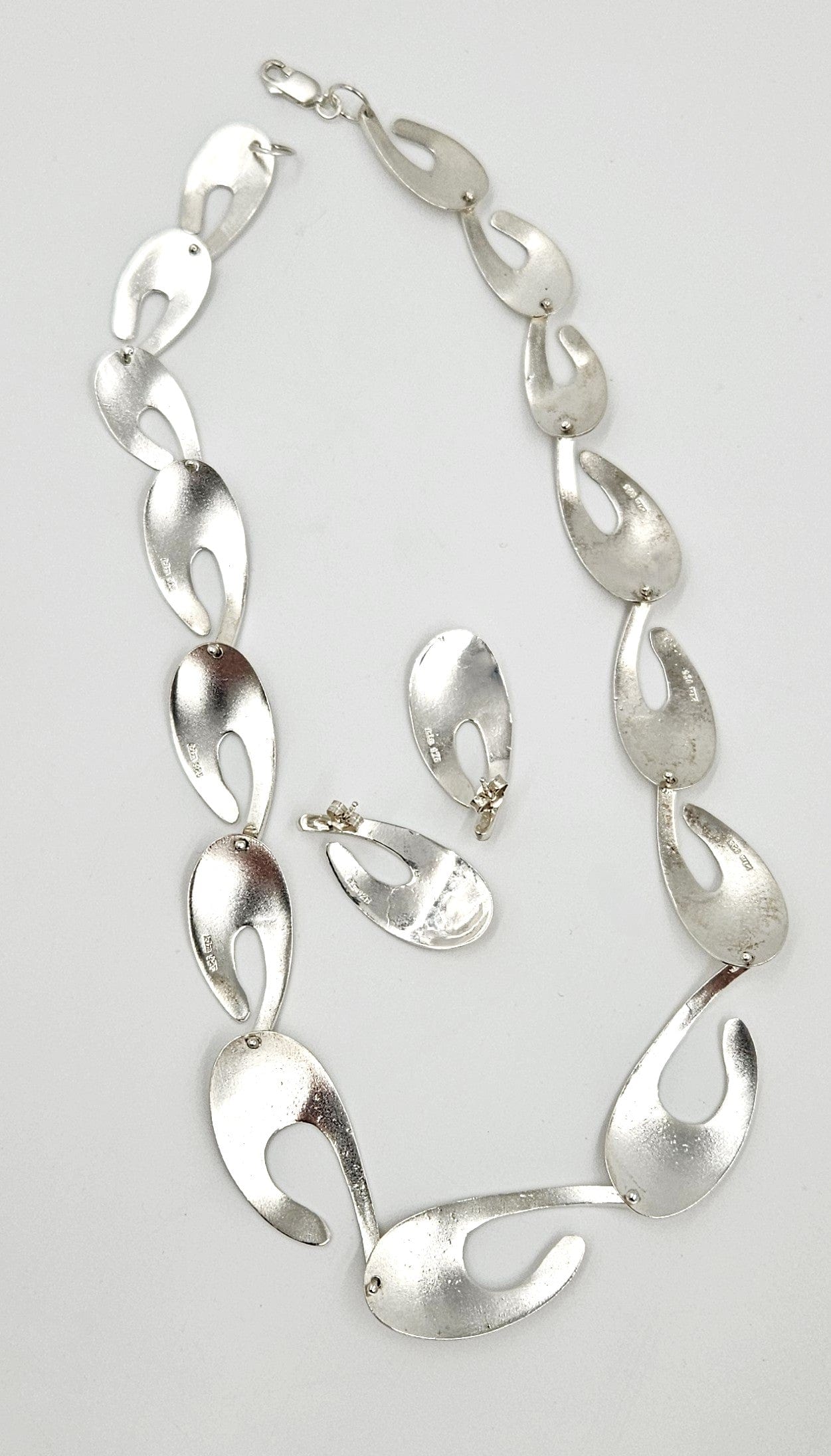Kathy Lynn Mayeda Jewelry Designer Kathy Lynn Mayeda Modernist Sterling Links Necklace & Earrings 1980s