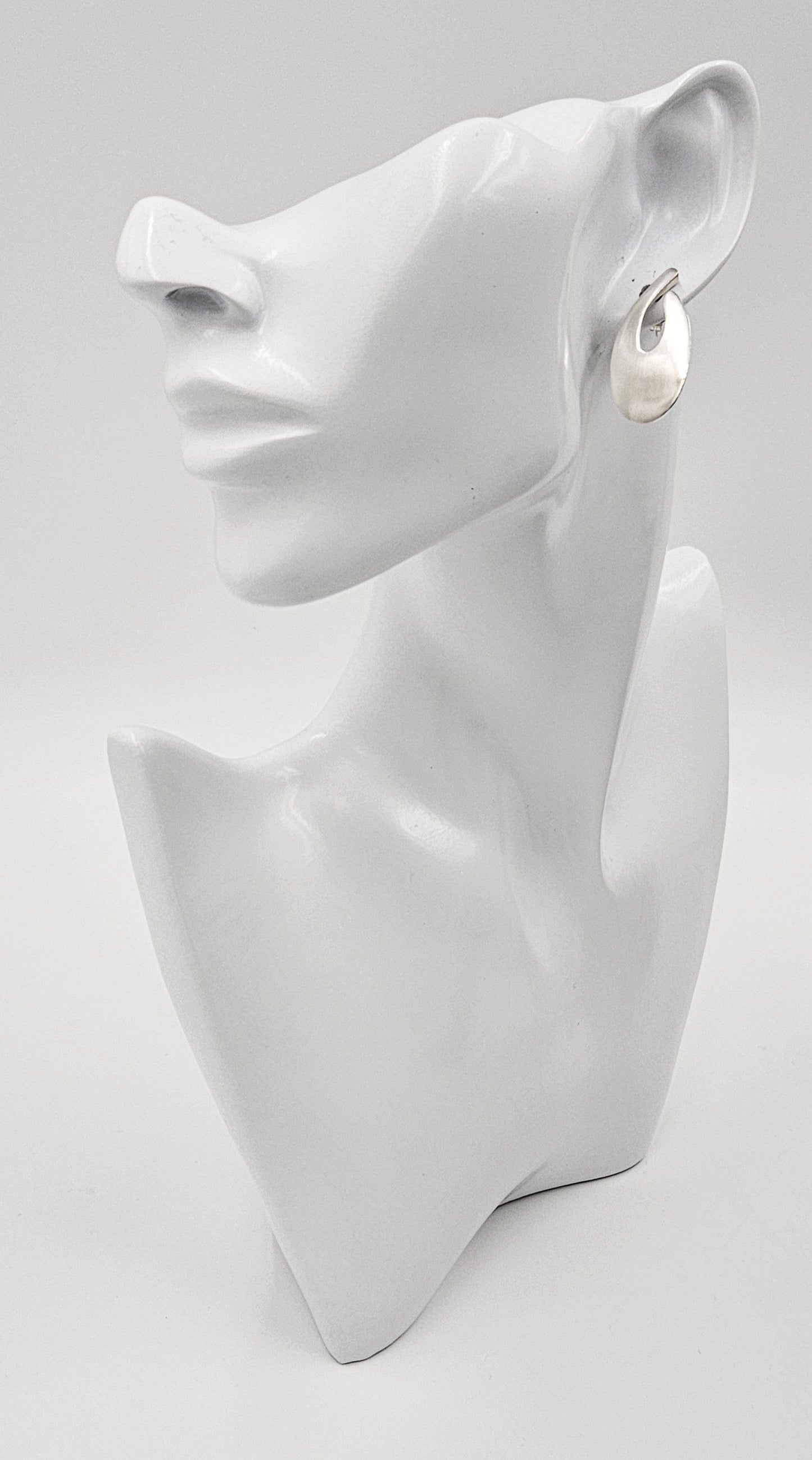 Kathy Lynn Mayeda Jewelry Designer Kathy Lynn Mayeda Modernist Sterling Links Necklace & Earrings 1980s