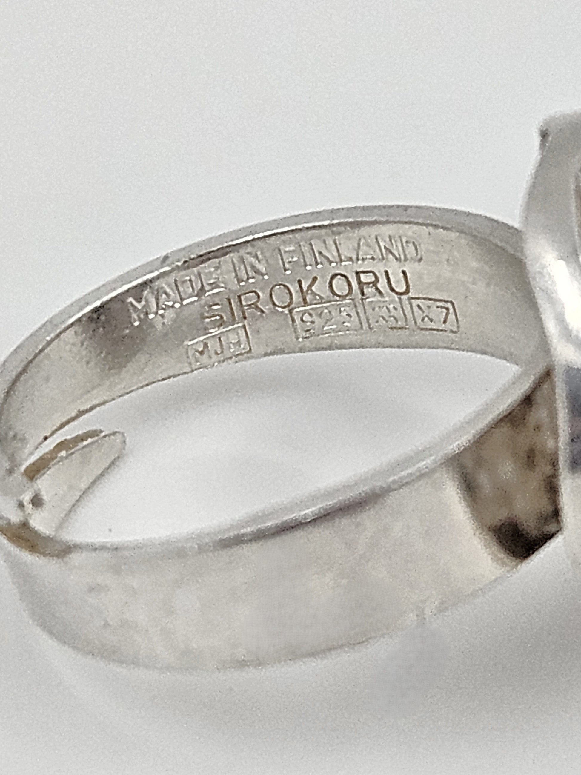 Matti J Hyvarinen - Sirokuru Jewelry Matti J Hyvärinen Sirokoru Finland Abstract Mod Sterling Silver Ring Circa