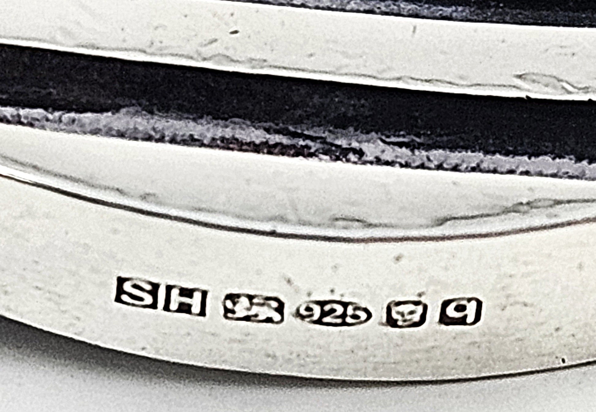 SH London Jewelry Abstract Modernist Sterling Pendant Necklace London 1971 SH