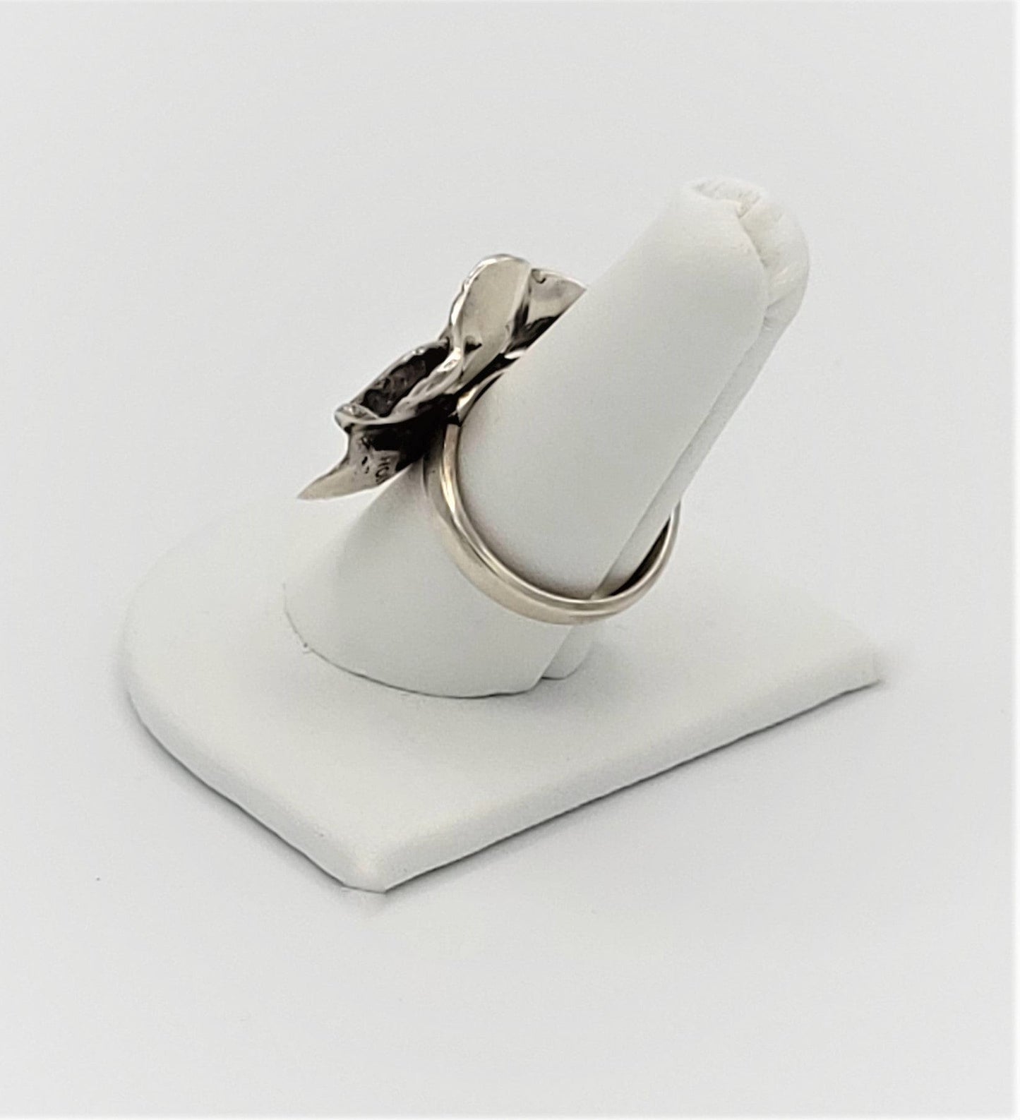HOB Jewelry Designer HOB Mexico New York Abstract Mod Flower Sterling Cocktail Ring 1980s