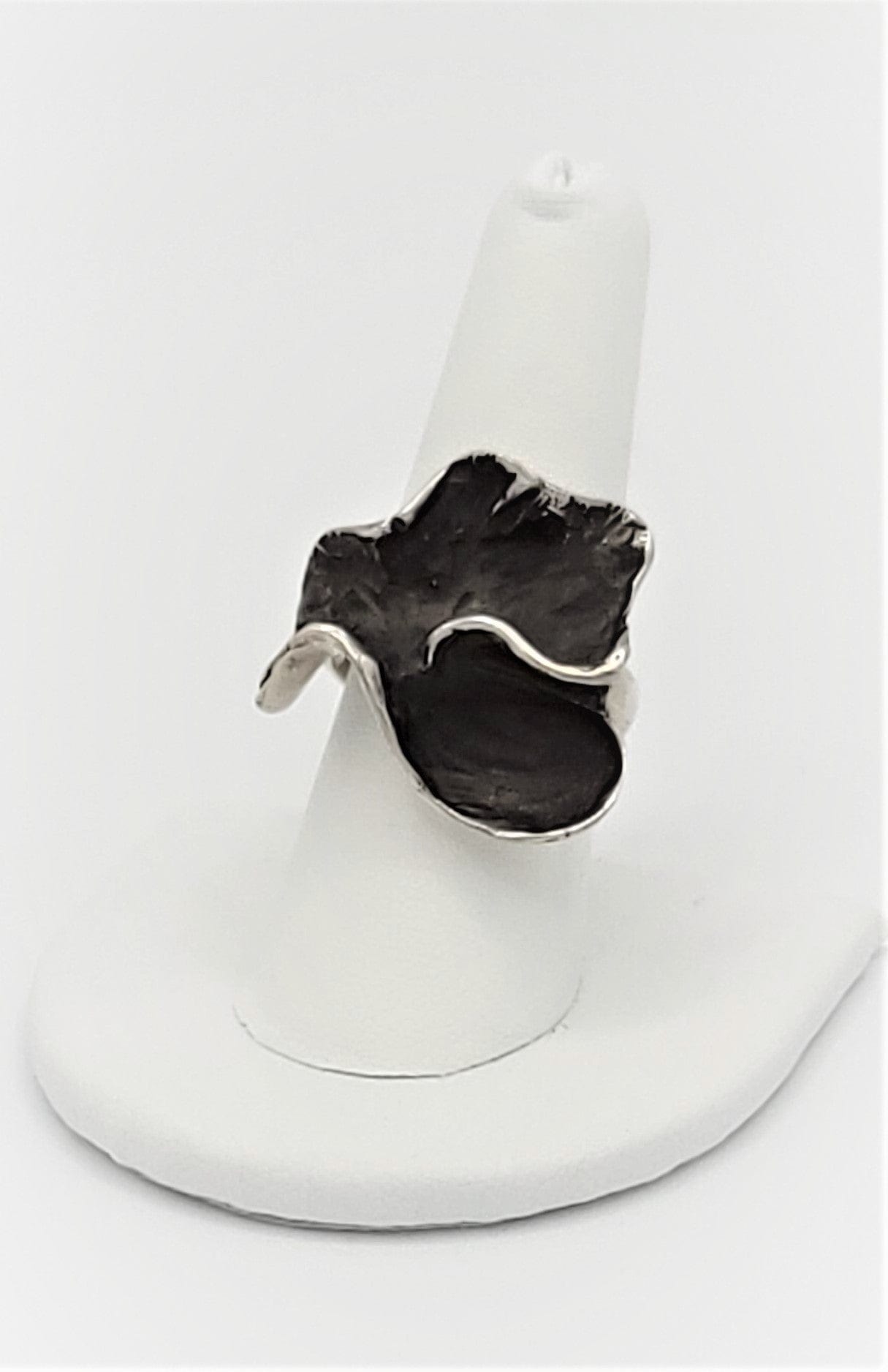 HOB Jewelry Designer HOB Mexico New York Abstract Mod Flower Sterling Cocktail Ring 1980s