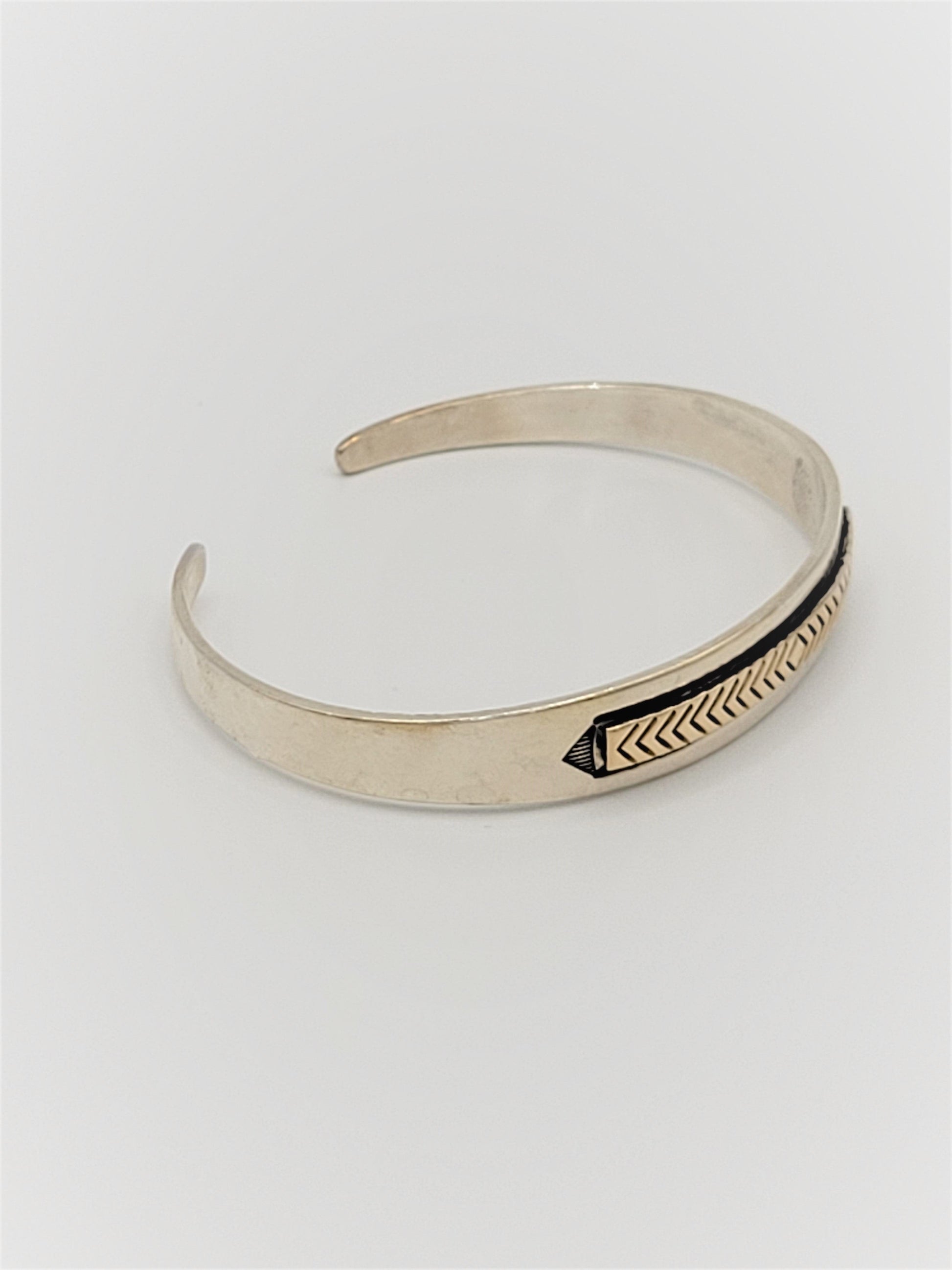 MM Rogers Jewelry 925S & 14k Gold J. Yazzie Navajo for MM Rogers Unisex Cuff Bracelet Circa 1980s